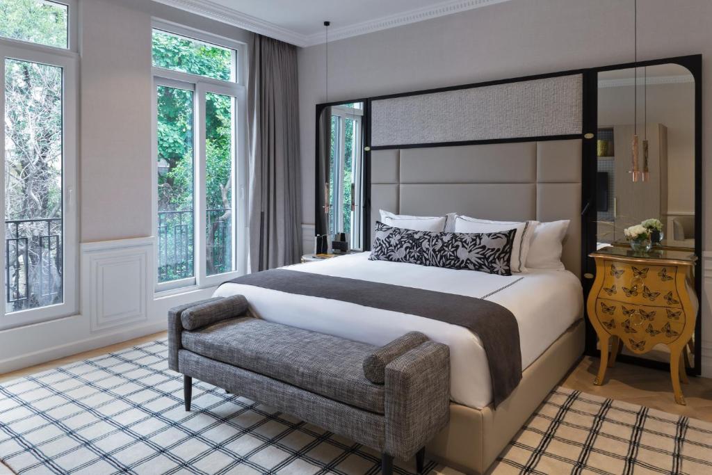 Alest Hotel