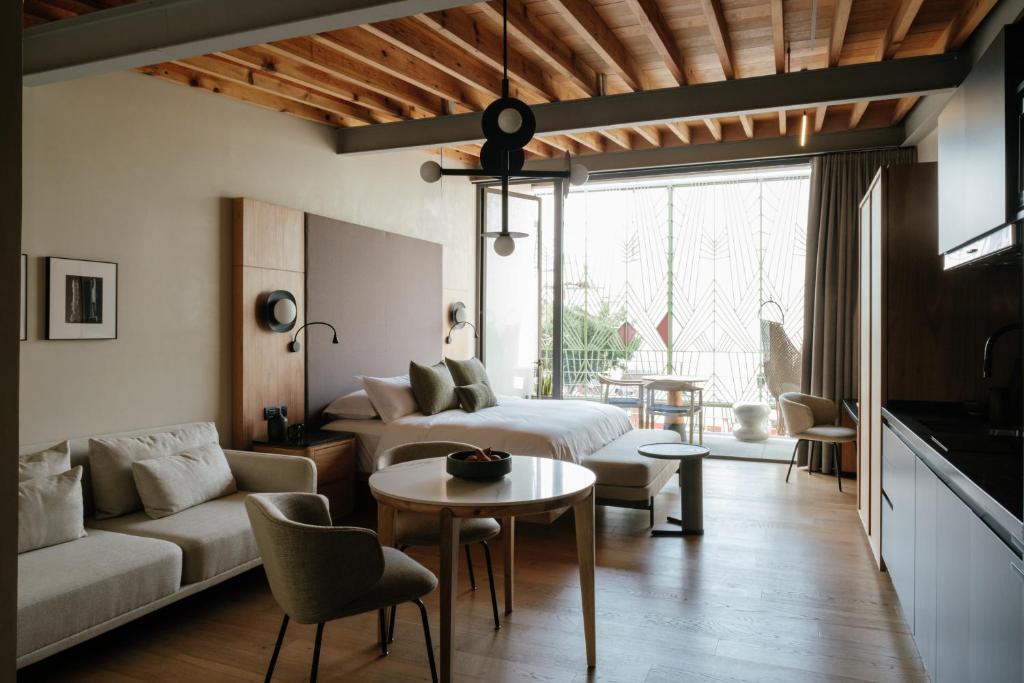 Colima 71 Art Community Hotel