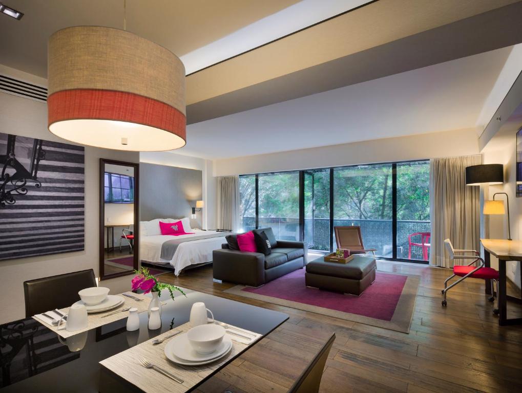 Suites Campos Eliseos