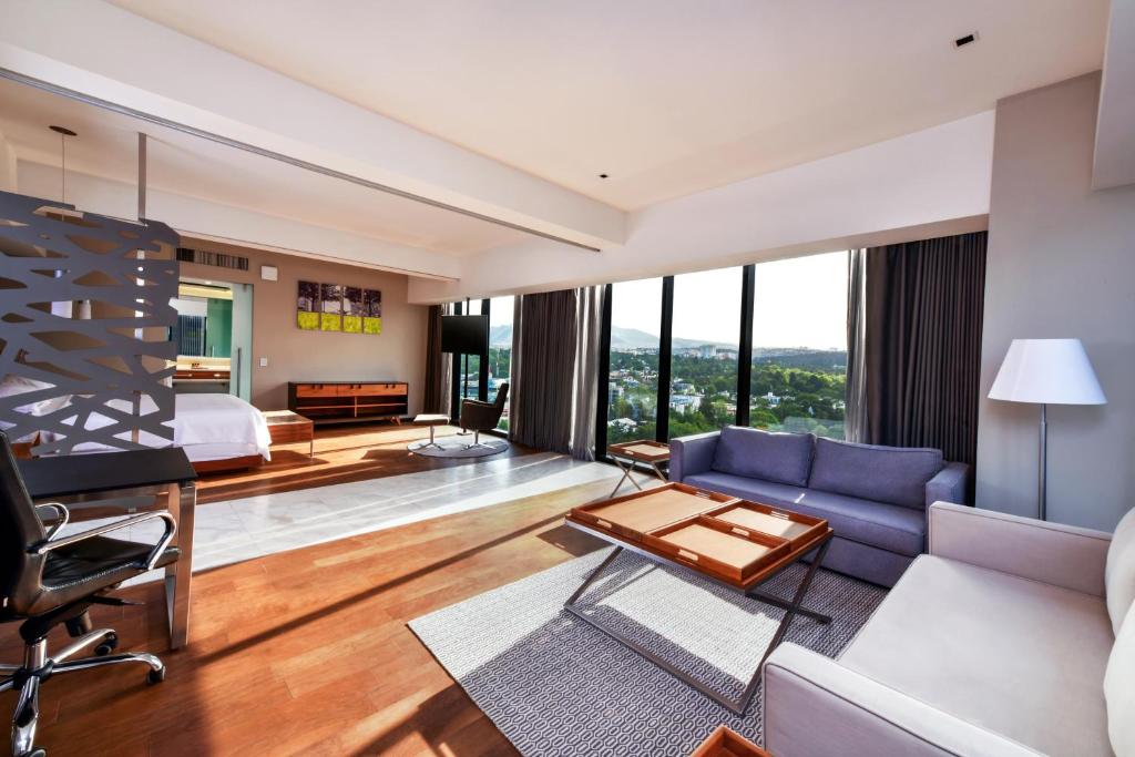 Krystal Grand Suites